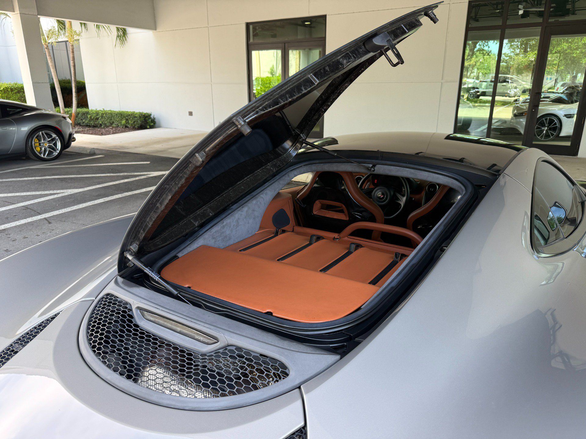 Used 2017 McLaren 570S RWD image 36