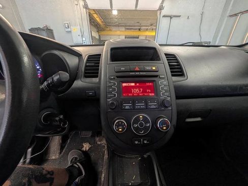 Used 2012 Kia Soul FWD image 34