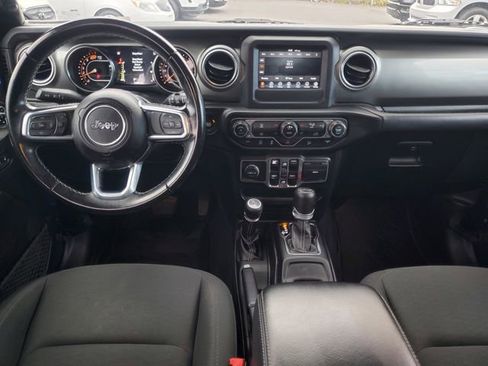 Used 2020 Jeep Wrangler Unlimited Sahara image 25