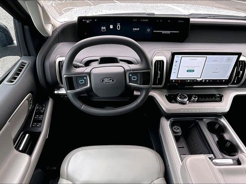 Certified 2025 Ford Expedition Max Active AWD/4WD image 5