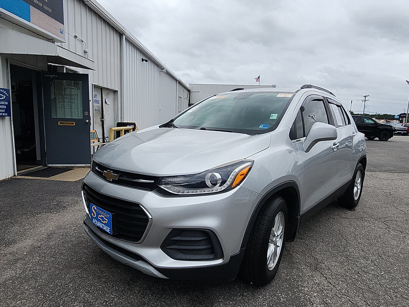 Used 2019 Chevrolet Trax LT w/ LT Convenience Package FWD image 1