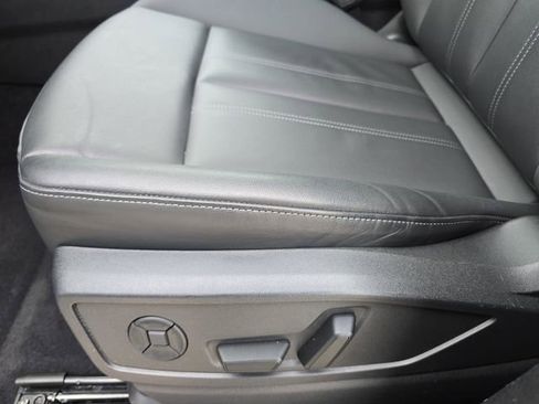 Used 2025 Audi Q5 2.0T Premium w/ Convenience Package image 32