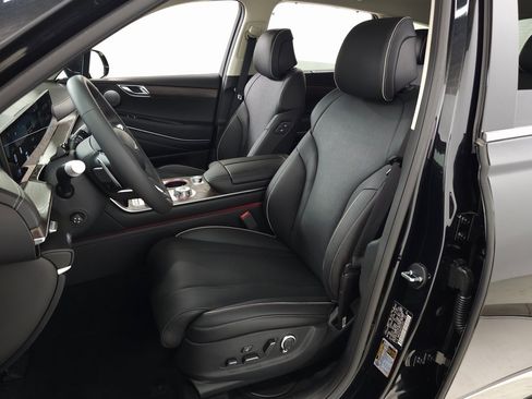 Used 2025 Genesis GV80 2.5T Prestige image 13