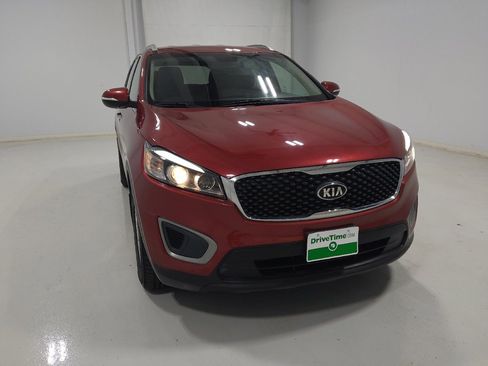 Used 2016 Kia Sorento LX w/ LX Convenience Package image 14