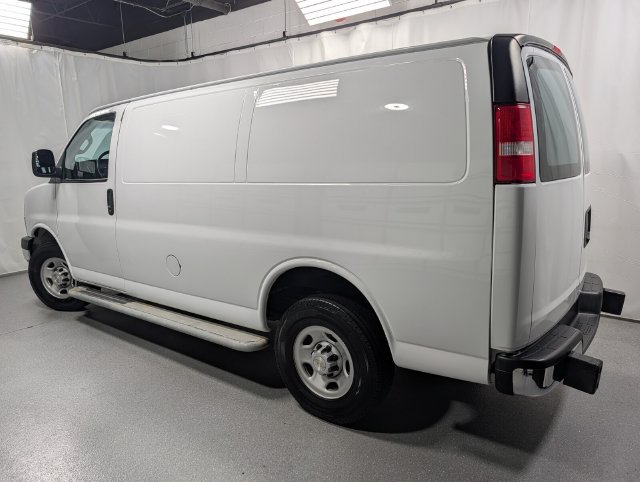 Used 2022 Chevrolet Express 2500 w/ Driver Convenience Package RWD image 6