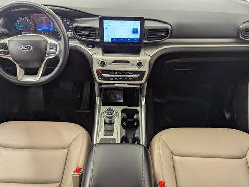 Certified 2022 Ford Explorer XLT w/ Equipment Group 202A image 15