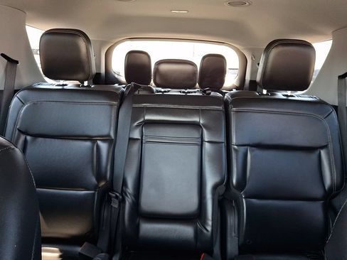 Used 2021 Ford Explorer XLT w/ Equipment Group 202A AWD/4WD image 20