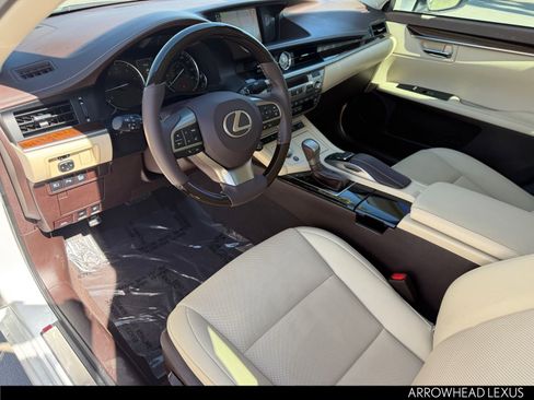 Used 2018 Lexus ES 350 w/ Navigation System Package image 11