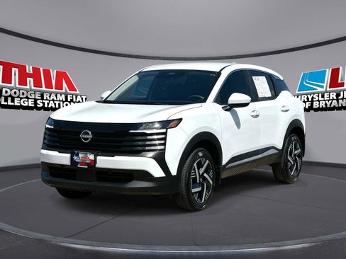 Used 2025 Nissan Kicks SV FWD image 1