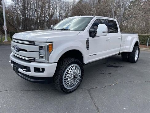 Certified 2019 Ford F350 Platinum w/ Platinum Ultimate Package image 3