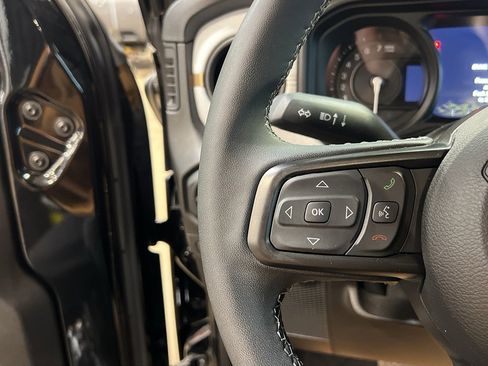 Used 2025 Jeep Wrangler Willys image 30