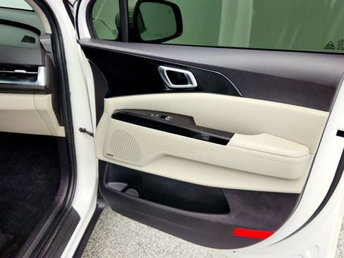 Used 2024 Kia Carnival SX Prestige FWD image 27
