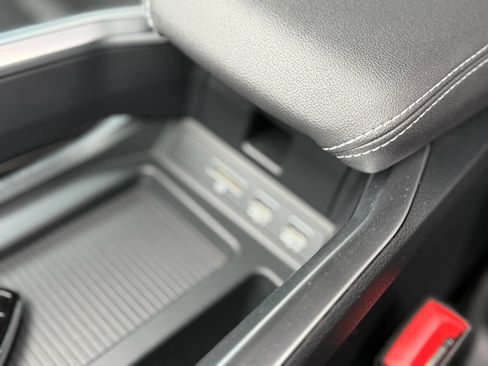 Used 2019 Audi e-tron Premium Plus image 23