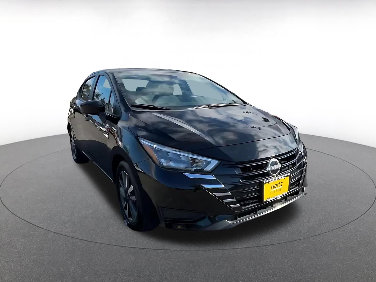 Used 2025 Nissan Versa SV FWD image 3