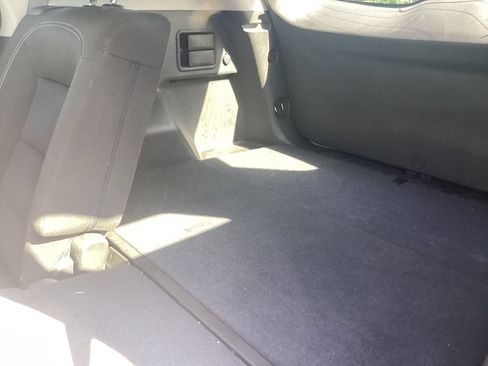 Used 2024 GMC Terrain SLE FWD image 16