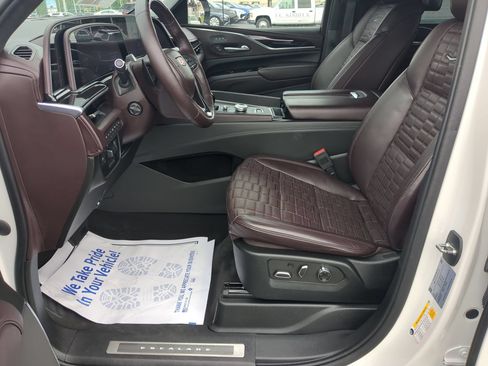 Certified 2023 Cadillac Escalade Sport Platinum AWD/4WD image 18