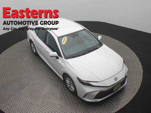 Used 2025 Toyota Camry LE FWD image 3