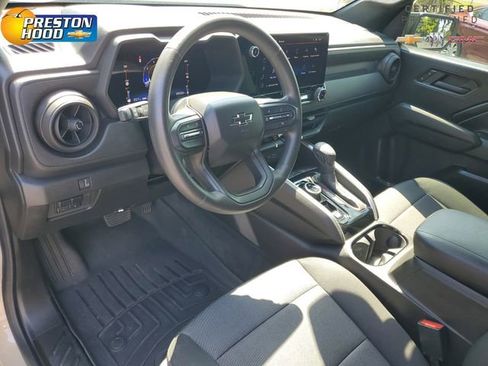 Used 2023 Chevrolet Colorado Trail Boss w/ Technology Package AWD/4WD image 18