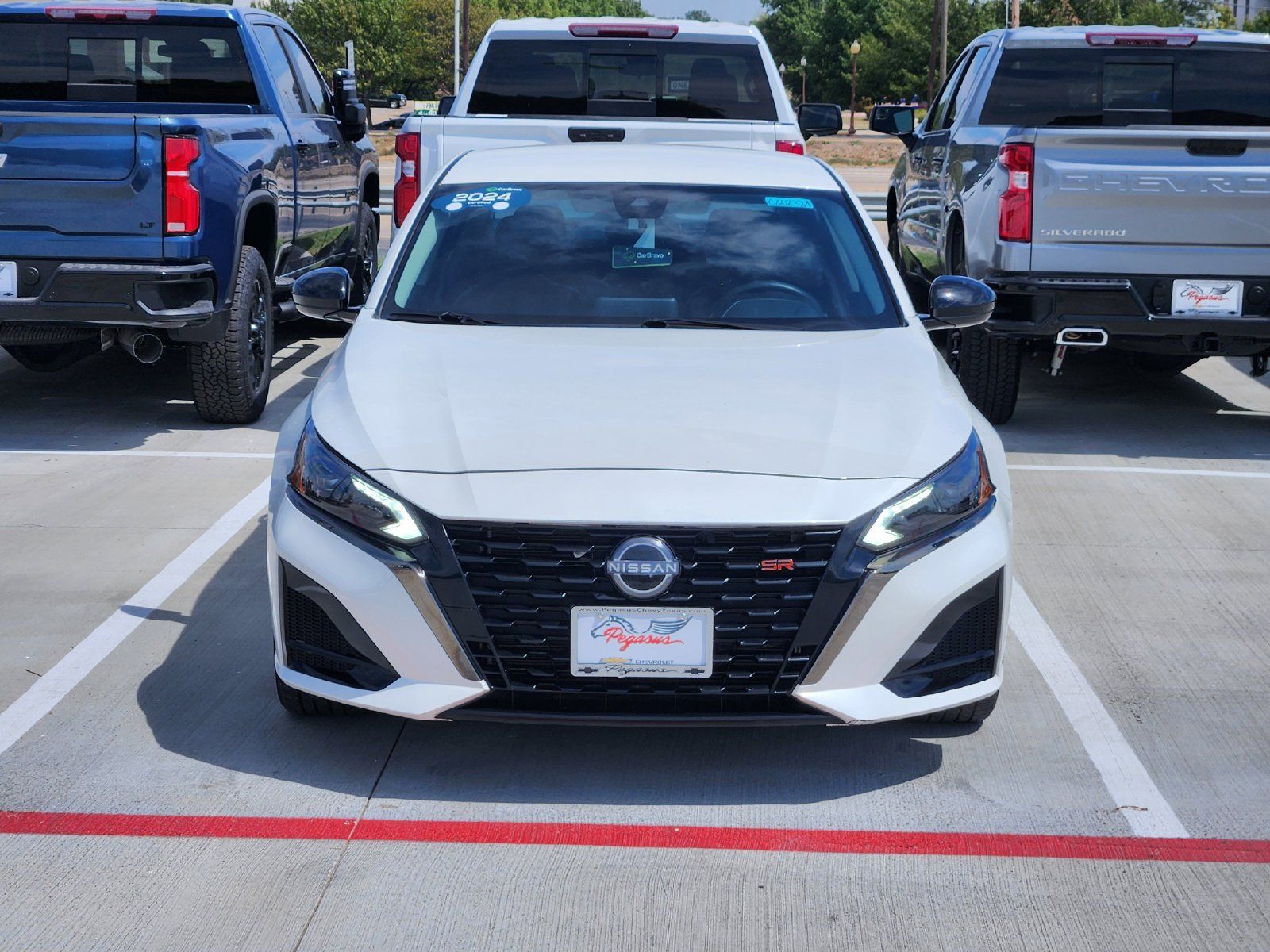 Used 2024 Nissan Altima 2.5 SR FWD image 7