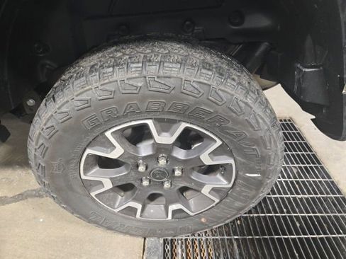 Used 2019 Jeep Wrangler Unlimited Rubicon w/ Steel Bumper Group image 11