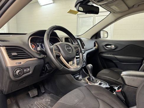Used 2016 Jeep Cherokee Latitude w/ Safety/Convenience Group image 12