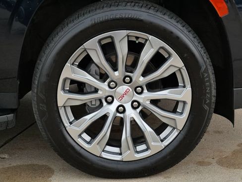 Used 2023 GMC Yukon XL Denali AWD/4WD image 9