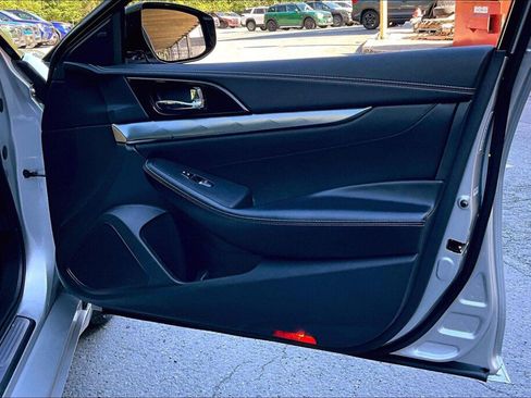 Used 2022 Nissan Maxima SV w/ Floor Mat Group FWD image 13