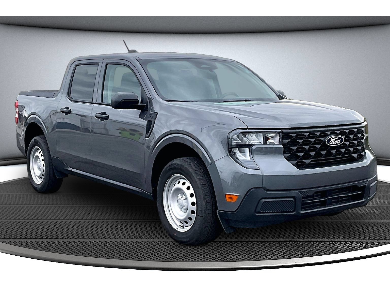 Used 2025 Ford Maverick XL w/ Equipment Group 102A AWD/4WD image 2