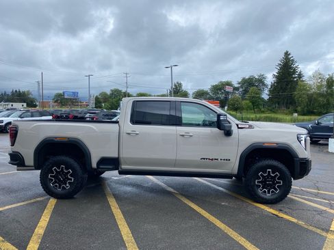 Used 2026 GMC Sierra 2500 AT4X w/ LPO, Black Badging Package AWD/4WD image 7