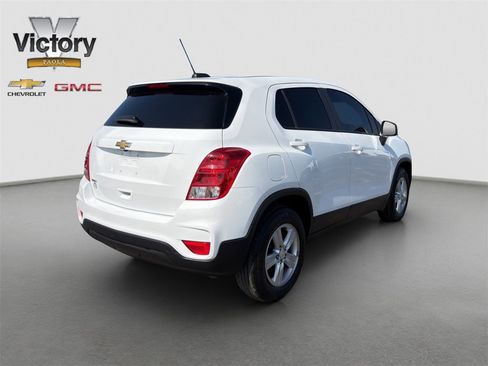 Used 2022 Chevrolet Trax LS w/ Tint and Cruise Package image 6