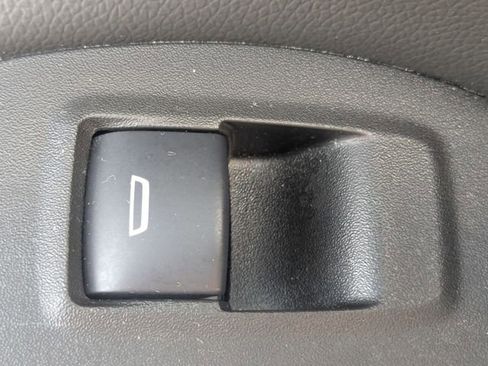 Used 2024 Chevrolet Equinox LT FWD image 25