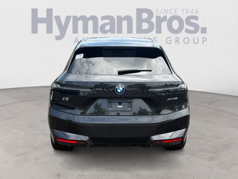 Used 2024 BMW iX xDrive50 w/ Sport Package AWD/4WD image 4