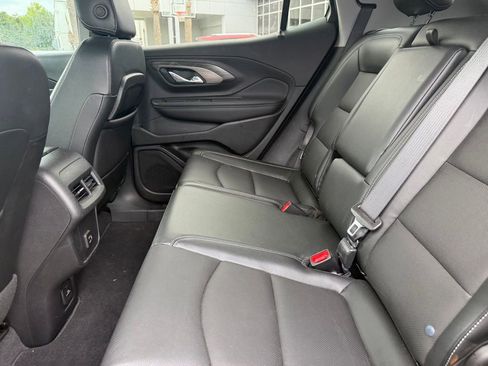 Used 2023 GMC Terrain SLT AWD/4WD image 9