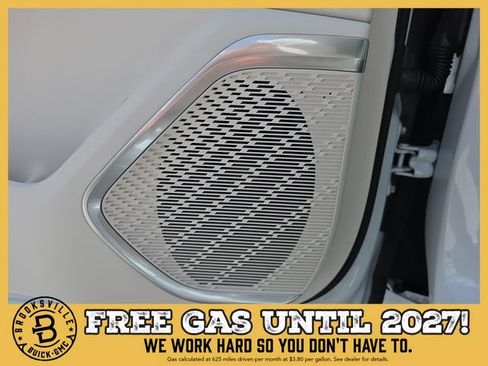 New 2027 Buick Enclave Avenir w/ LPO, Floor Liner Package FWD image 18