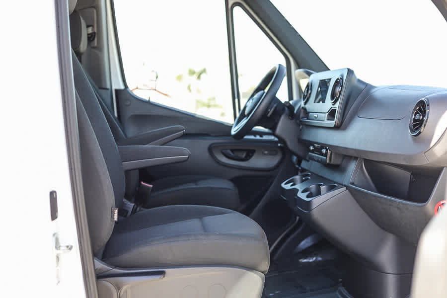 Used 2024 Mercedes-Benz Sprinter 2500 image 16