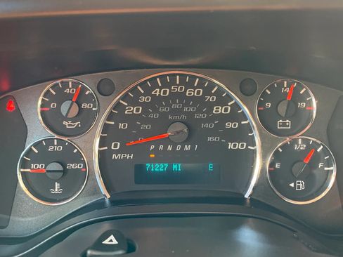 Used 2017 Chevrolet Express 3500 LT w/ LT Preferred Equipment Group RWD image 11