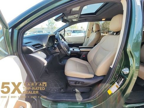 Used 2024 Toyota Sienna XLE w/ XLE Plus Package image 27