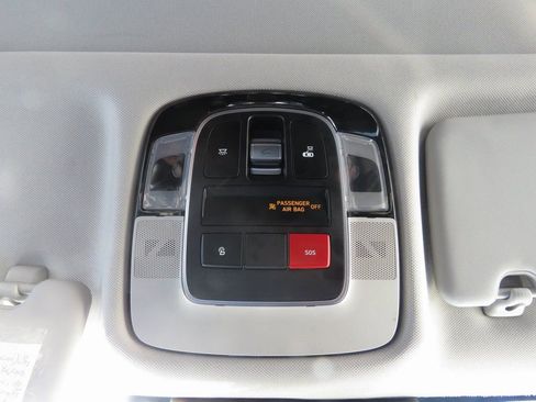 Used 2022 Hyundai Tucson Limited image 31