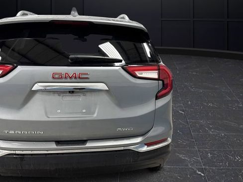 Used 2024 GMC Terrain SLT w/ Infotainment Package II image 15