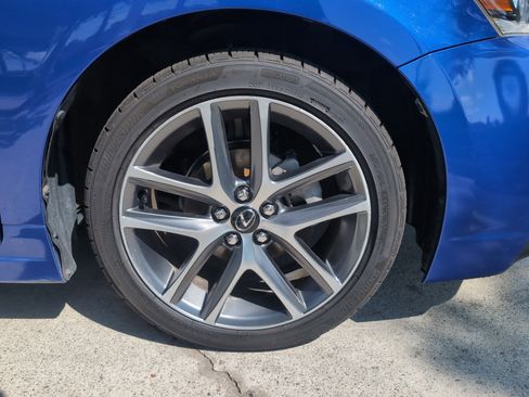 Used 2015 Lexus CT 200h w/ Navigation Package FWD image 13