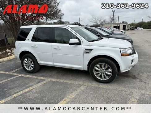 Used 2014 Land Rover LR2 HSE image 6