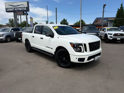 Used 2019 Nissan Titan SV w/ SV Convenience Package AWD/4WD image 2
