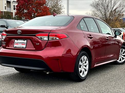 Used 2024 Toyota Corolla LE image 12