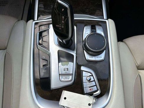 Used 2016 BMW 750i xDrive image 30
