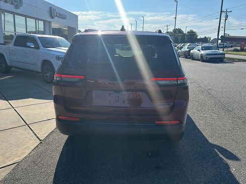 New 2025 Jeep Grand Cherokee L Limited w/ Black Appearance Package image 10