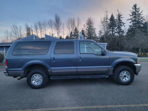 Used 2002 Ford Excursion XLT image 4