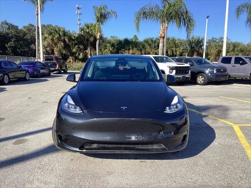 Used 2024 Tesla Model Y Long Range image 3