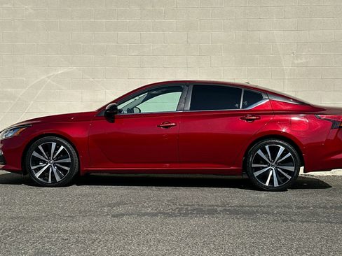 Used 2021 Nissan Altima 2.5 SR w/ SR Premium Package image 7