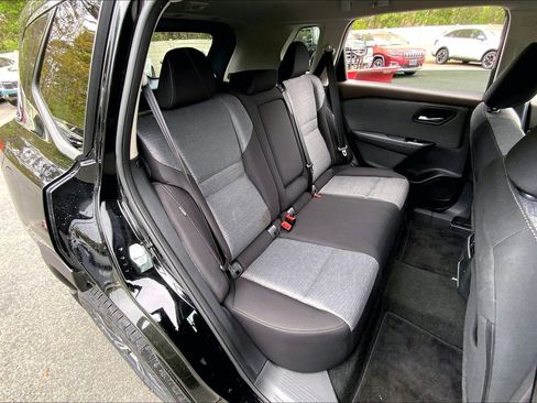 Used 2023 Nissan Rogue SV AWD/4WD image 30
