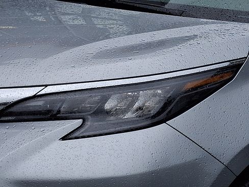 Certified 2025 Toyota Sienna XLE AWD/4WD image 9